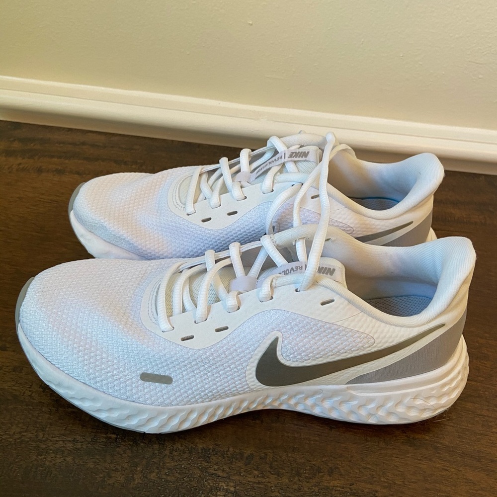 Nike Revolution women’s running shoes